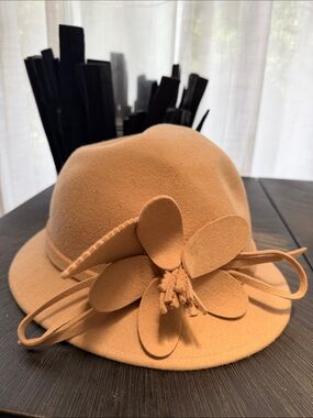 DNY Women's Felt Flower Cloche Hat in Camel Tan